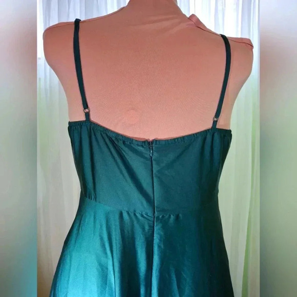 Green satin  dress - Picture 3 of 5